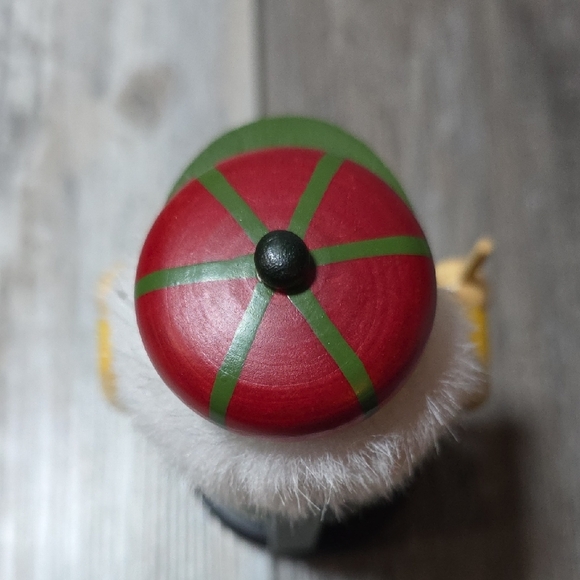 Kirkland Signature | 6" Wood Golfer Christmas Nutcracker Decoration - Picture 7 of 7